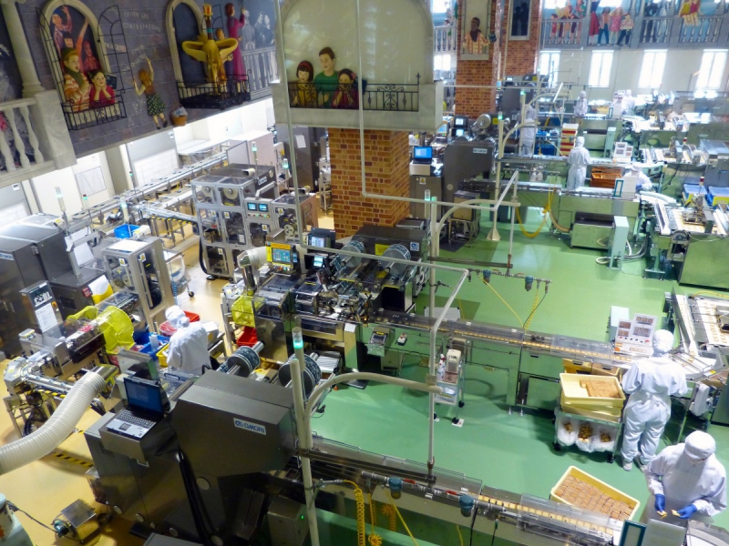chocolaterie-LA CROIX SUR ROUDOULE-min_japan_sapporo_chocolate_factory_label_packaging_cookie_machine_operators-961509